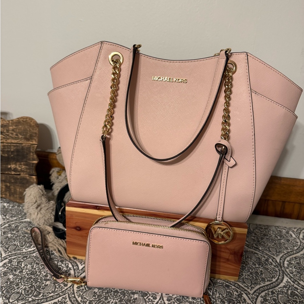 Michael Kors Large Jet Set Chain Shoulder Bag/Tote WITH Matching Wallet